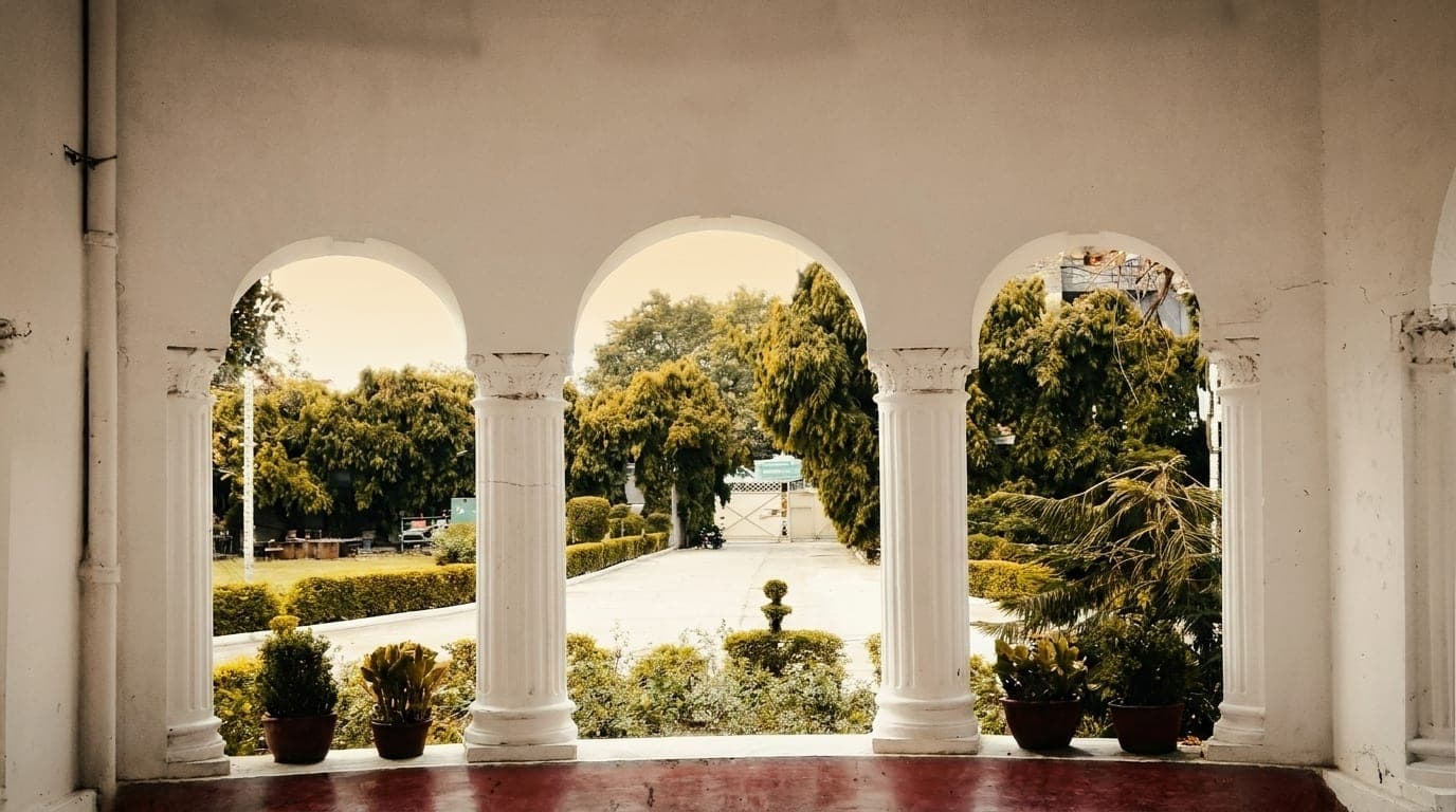 Corridor archway